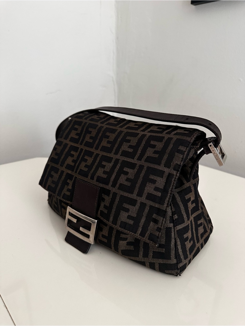 Fendi Black and Brown FF Logo Shoulder Bag - Picture 2 of 15